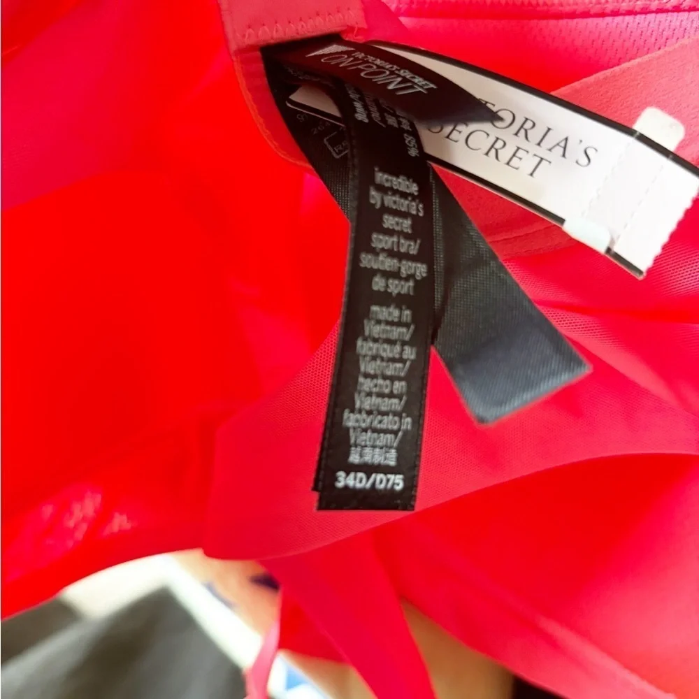 Victoria’s Secret On‎ Point Sports Bra